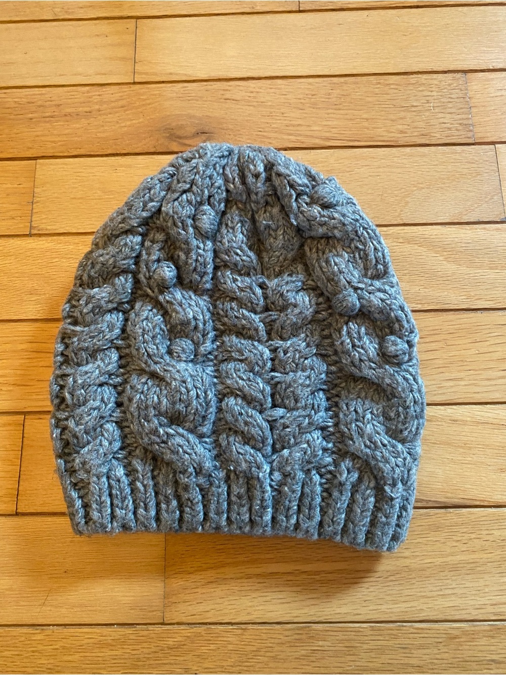 🌸 American Eagle Outfitters Gray Cable Knit Beanie